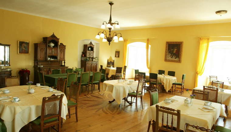  Kapfenstein Schloss Restaurant 