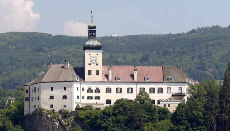  Schloss Persenbeug 