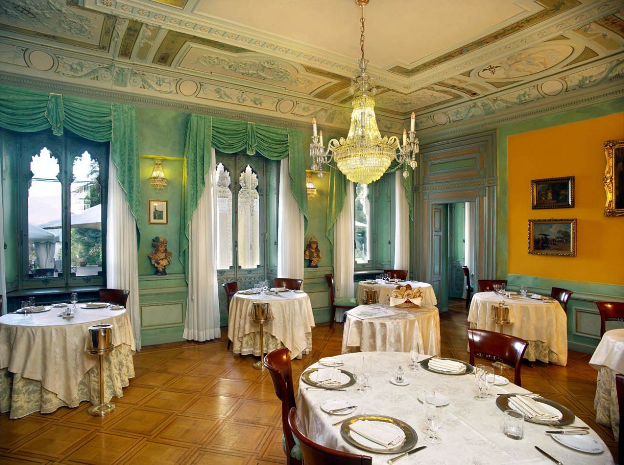 Resultado de imagem para villa crespi ristorante