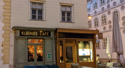  Kleines Café 