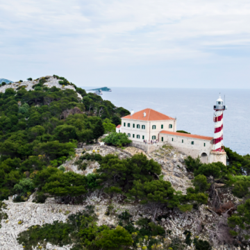 Tajer lighthouse