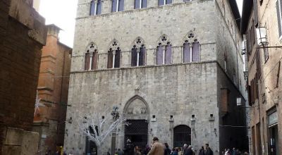 Palazzo Tolomei