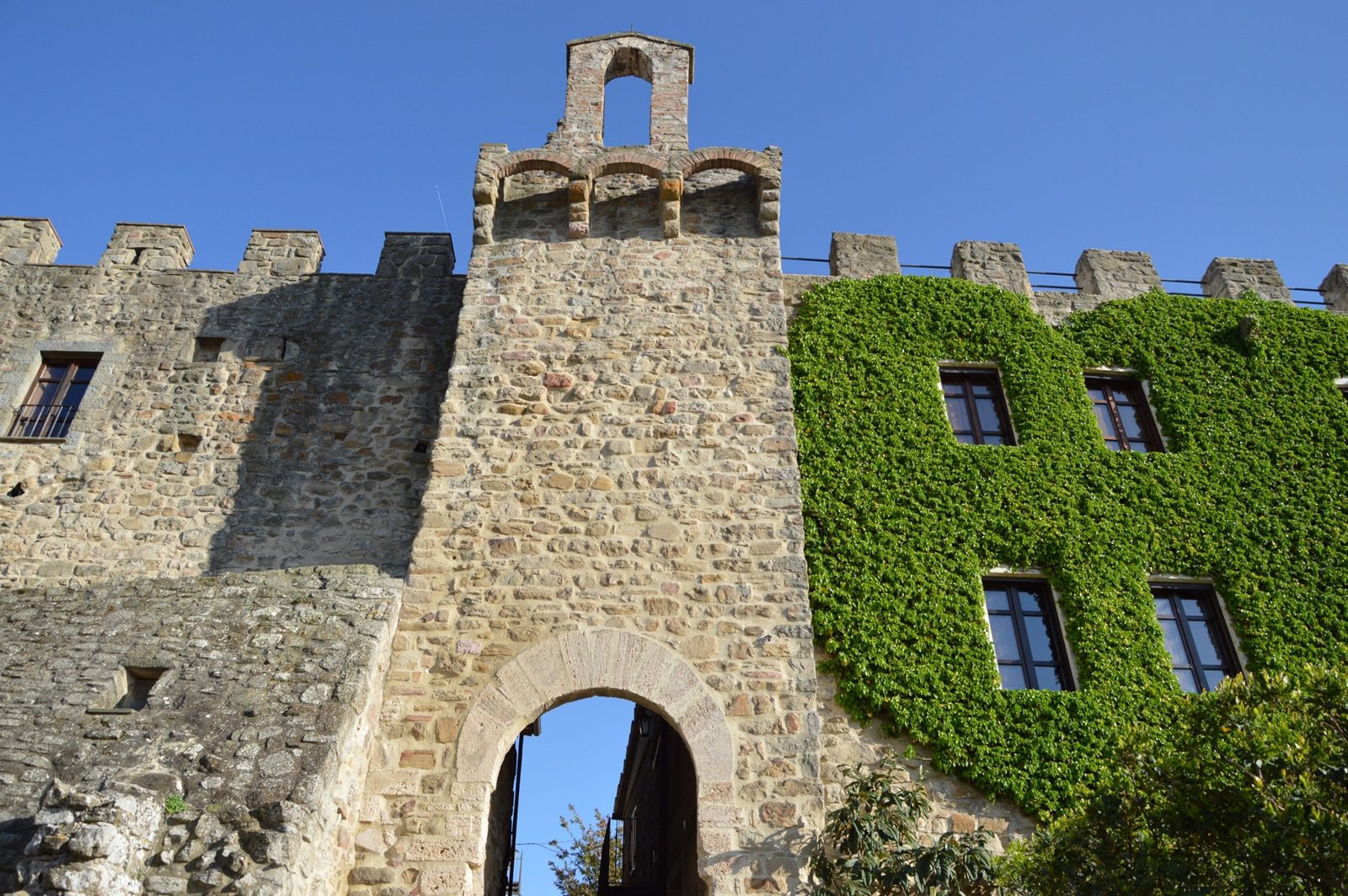 Castello di Cisterna
